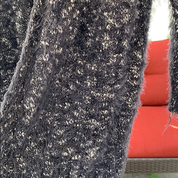 Long hooded cardigan. - Picture 4 of 4